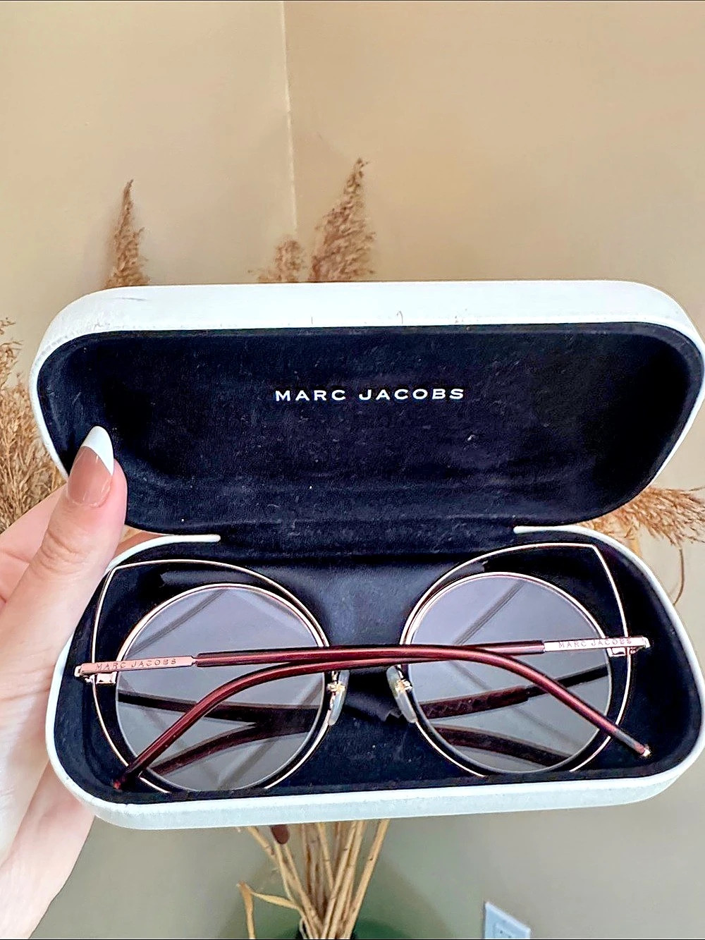 Marc Jacobs Round Metal Frame Glasses in Pink & Red - Picture 2 of 7